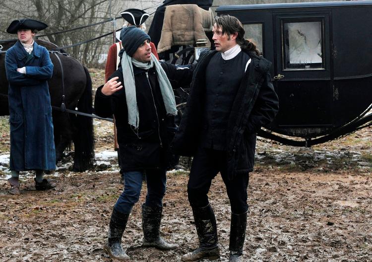 Drama. 'En kongelig affære' er optaget i Tjekkiet. Her er det filmens instruktør Nikolaj Arcel, der instruerer Mads Mikkelsen. 