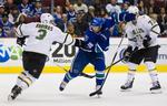assist. Jannik Hansen (midt) var på det vindende hold, da hans Vancouver Canucks mødte Philip Larsens Dallas Stars. 