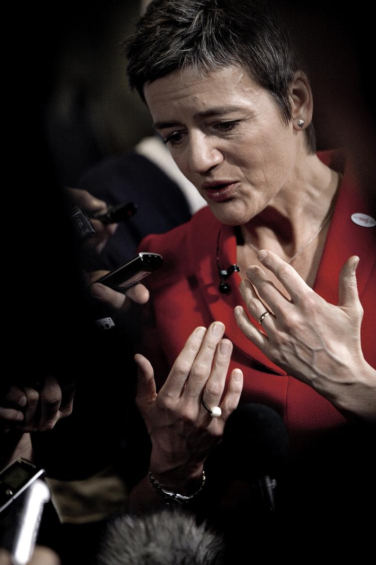 Mødeleder. Margrethe Vestager har som vært for mødet skullet balancere mellem landenes modstridende ønsker og vil ikke erklære finansskatten for endeligt afgået ved døden. 