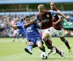 leukæmi. Aston Villas anfører Stiliyan Petrov opgiver sin karriere  som fodboldspiller efter kræftdiagnose. 
