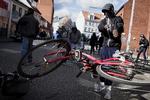 UROLIGHEDER. Der blev smidt med sten, flasker og cykler under optøjerne i Aarhus lørdag. 