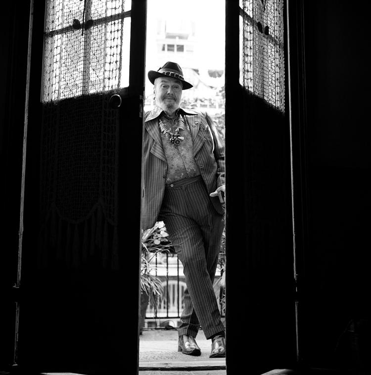 Mystiker. Med producerassistance fra Dan Auerbach slår Dr. John dørene op til sin egen fortid – og henter alt det bedste frem på et sent hovedværk af et album. 