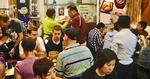 Tætpakket. Pladsen er meget trang hos Tim Ho Wan. Den lille restaurant er fyldt op fra morgen til aften. 