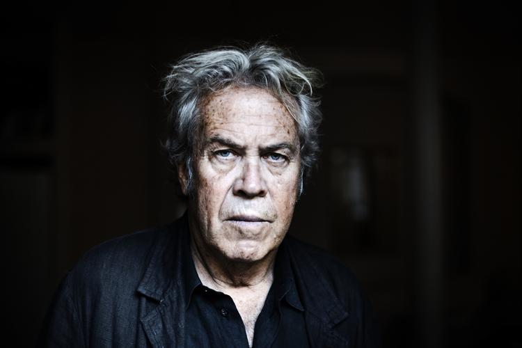 Kommentatorelegende. Jørgen Leth skal filmes sammen med sine kommentator-kolleger Rolf Sørensen og Dennis Ritter under Paris-Roubaix d. 8 april. 