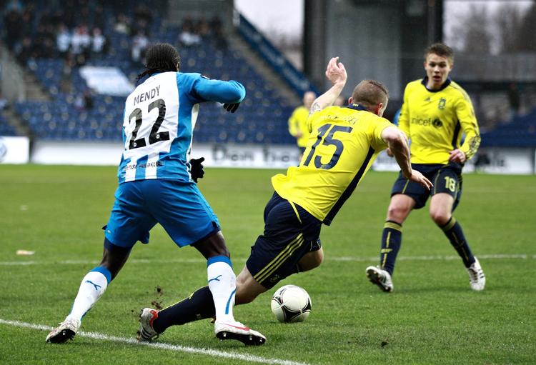 straffespark. Brøndbyds sejr over OB blev sikret af et straffespark begået af Bernard Mendy mod Mikkel Thygesen. 