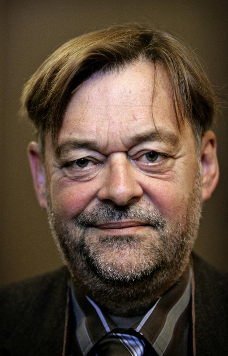 Forsker. Per Kongshøj Madsen har som professor i økonomi beskæftiget sig indgåenede med danske arbejdsforhold og europæisk beskæftigelsespolitik. 