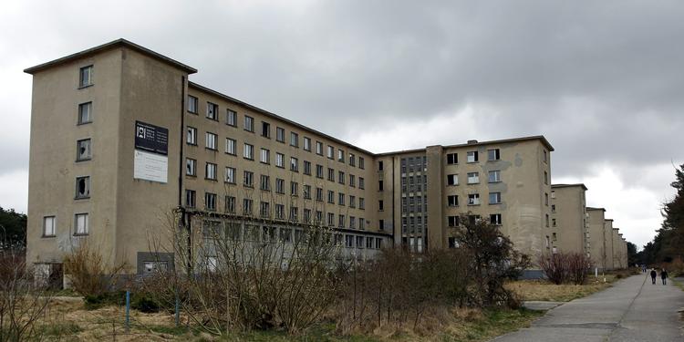 Mastodont i beton. Koloss Von Prora er bygget af nazisterne og ligger på den tyske ø Rügen. 