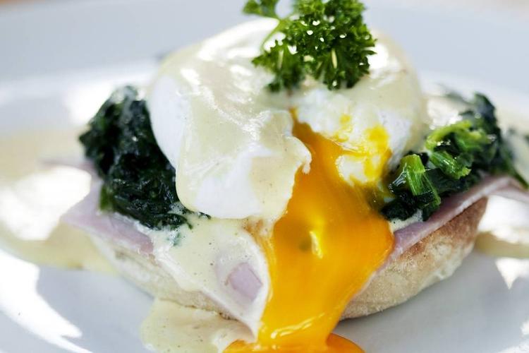 Egg benedicts
