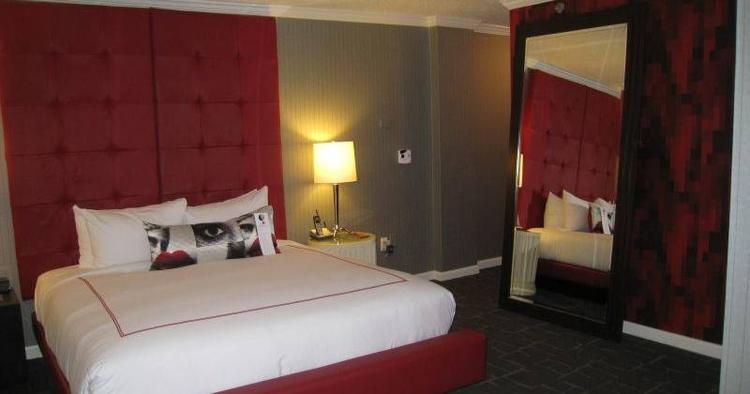 Se rødt. Hotel Rouge i den amerikanske hovedstad sætter lidt farve på byen. Foto: Poul Husted 