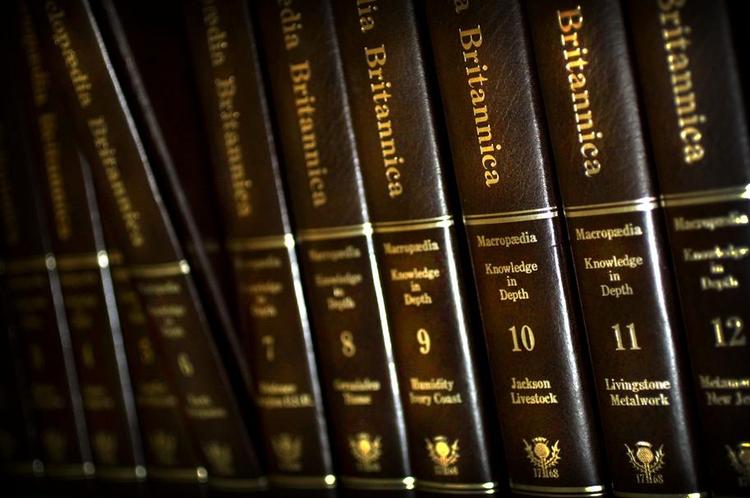 Slut. Encyclopaedia  Britannica dropper papiret. 