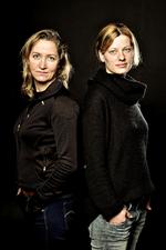 Mønsterbrydere. Lisbeth Zornig Andersen (t.v.) og Karina Pedersen er begge vokset op i underklassen. Mandag mødtes de til debat. 