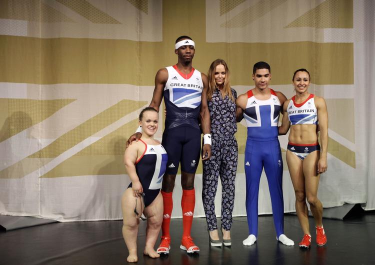 live-OL. Samtlige atleter til OL i London kan regne med tv-tid, selv om deres disciplin er blandt de mest upåagtede olympiske sportsgrene. Her ses medlemmer af det britiske OL-hold præsentere olympiske dragter. 