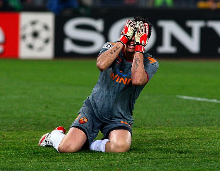 mål-lækage. Alexander Doni græmmer sig efter en tabt straffesparkskonkurrence for AS Roma mod Arsenal. Nu skal den brasilianske keeper spille sine første kampe for Liverpool. 