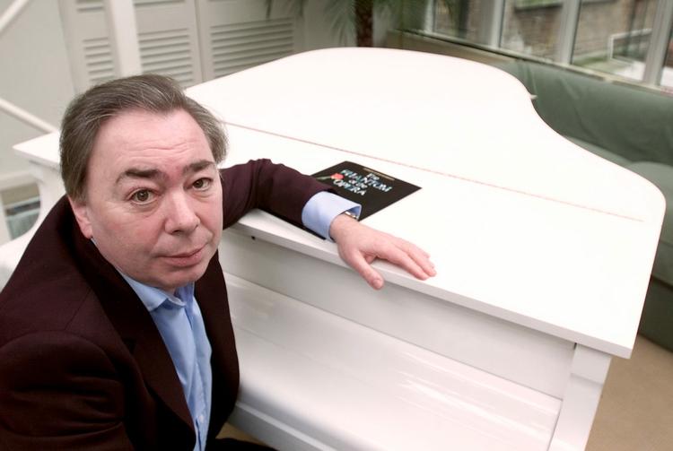 Musical. Andrew Lloyd-Webber er blevet rig af britisk teater og vil nu give noget tilbage til branchen i krisetiderne. 