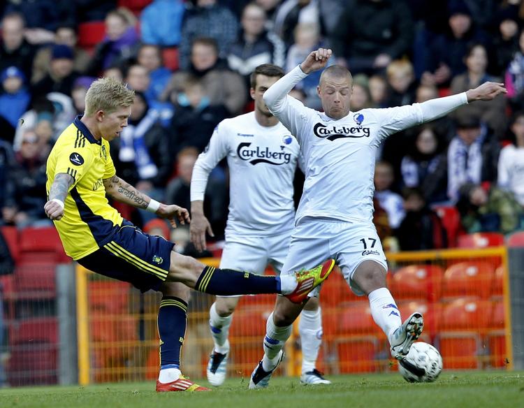 3-1. Simon Makienok (tv) udligner til 1-1, mens det stadig så lyst ud for Brøndby i lokalopgøret mod FC København. 