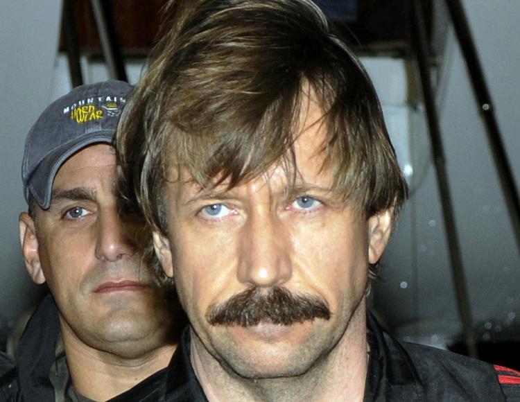 Fængslet. Viktor Bout blev i går idømt 25 års fængsel. 