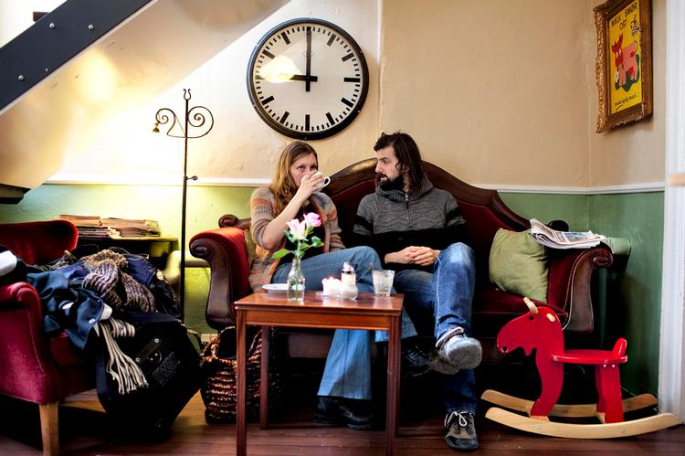 Hyggehjørne. Amalie's Kaffebar er indrettet med klunsede møbler. 