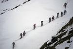 Indiske og pakistanske styrker har siden 1984 stået over for hinanden i bjergene over Siachengletsjeren i Karakoam-bjergkæden. 