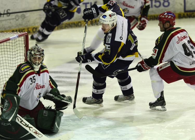Hernings ishockeyhold må endnu en gang skære i omkostningerne. Arkivfoto. 