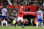 1-0. Et straffespark, der ikke burde have været dømt, gav Wayne Rooney mulighed for at score til1-0. 