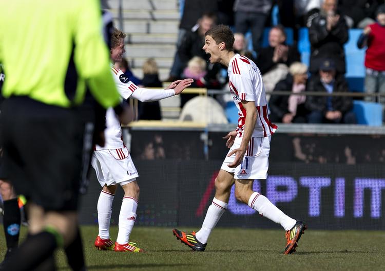 1-1. Et mål i første halvleg og to sent i kampen gjorde Niklas Helenius til AaB's helt mod Silkeborg. 