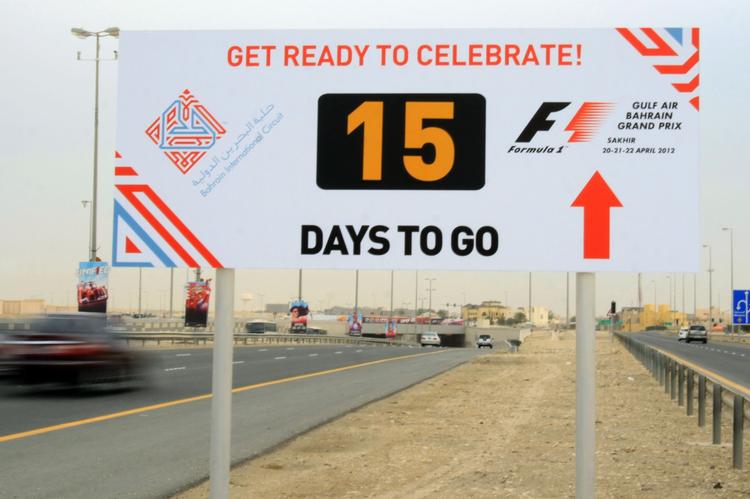Aflyses? Nedtællingen til Formel 1-løbet i Bahrain har været i gang længe. Nu ser det ud til at flere teams er i tvivl om det er forsvarligt at køre løbet. 