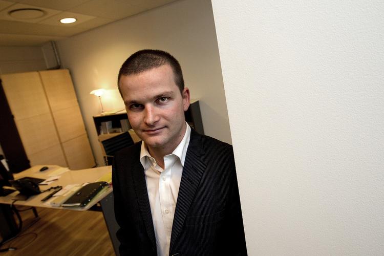 Udelukkelse. To medlemmer af SF stiller forslag om, at skatteminister, Thor Möger Pedersen, skal udelukkes fra SF's daglige ledelse. 
