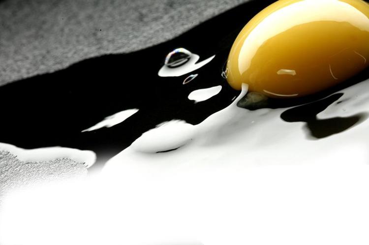 »Folk synes, at æg smager bedre, hvis de har en flot blommefarve«, siger seniorforsker Marianne Hammershøj. 