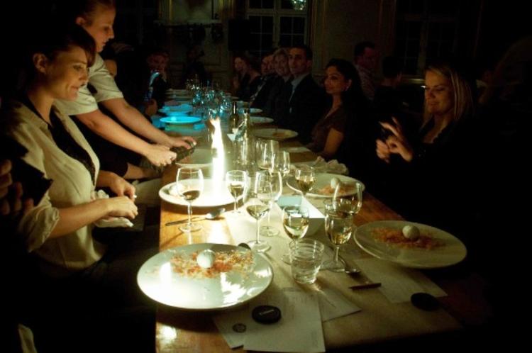 Pop-up. Silver Spoon Guerilla Dining har tidligere arrangeret middage på blandt andet Kunstindustrimuseet. I denne uge er der særlige kulinariske oplevelser i en kælder på Østerbro. 