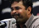 Undskyld. Ozzie Guillen, træner for baseballholdet Miami Marlins, undskylder for at sige, at han elsker Cubas diktator Fidel Castro i et interview. 