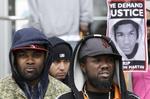vrede. Det har medført stor opstandelse i USA, at en 28-årig vagtmand har dræbt den 17-årige teenager Trayvon Martin. Drabsmanden kan slippe for straf, idet han hæver, at han skød i selvforsvar. 