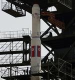 Nordkoreas nye leder, Kim Jong Un, har ikke standset landets uforsonelige kurs over for omverdenen, der frygter, at affyringen er en test af en langdistanceraket. 