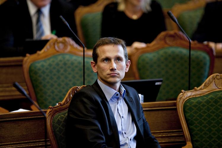 Nulvækst? »Venstre har ikke skiftet økonomisk politik hen over natten«, siger Venstres næstformand, Kristian Jensen og peger på, at hans udtalelser kan have været upræcise eller være blevet misforsået. 