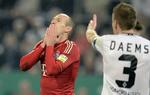 udskældt. Efter en formaning fra Franz Beckenbauer fik Arjen Robben løftet sit spil og har været en af Bayerns bedste. 