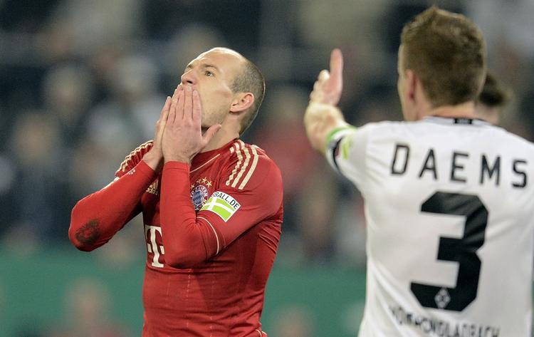 udskældt. Efter en formaning fra Franz Beckenbauer fik Arjen Robben løftet sit spil og har været en af Bayerns bedste. 