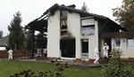udbrændt. Branden var påsat, da Brenos hjem gik op i flammer. 