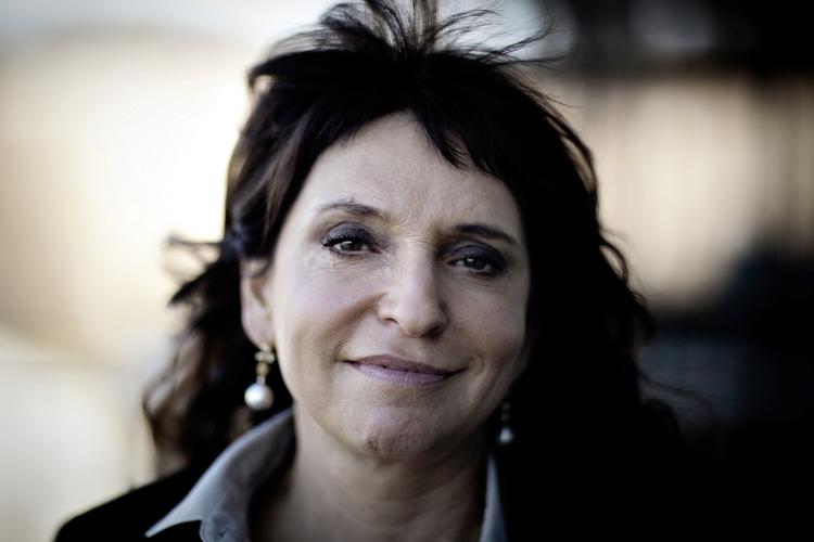 Filmskaber. Både danske og internationale filmkritikere venter med spændning på Susanne Biers næste store film, kærlighedsdramaet 'Serena'. 