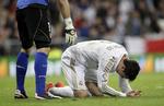 Skrump. Første skridt på vejen til mesterskabet for Ronaldo og co. er en sejr i Madrid-derbyet mod Atletico. For en måned siden førte Real ligaen med 10 point - nu er Barca kun et point efter. 