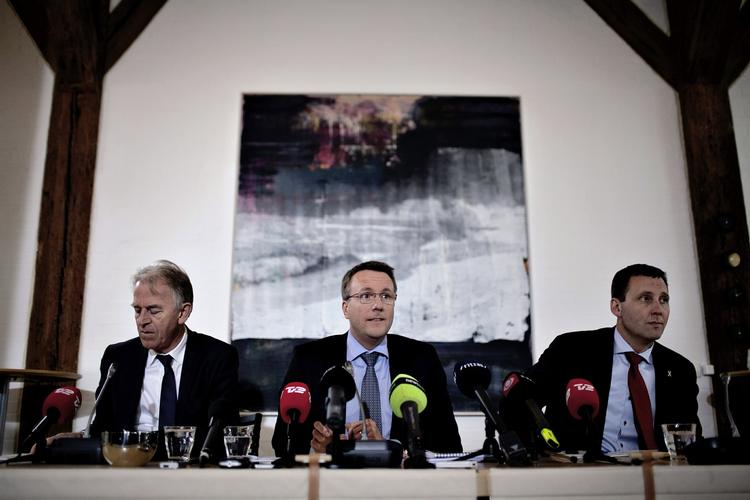 Kommission. Tre ministre på stribe præsenterede på et pressemøde Irakkommissionens opgaver. 