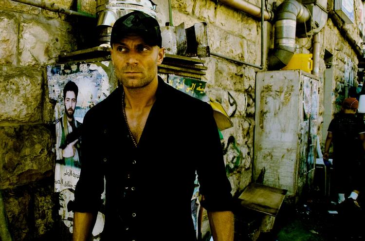 Prisvinder. Omar Shargawi debuterede som instruktør i 2008. Før det arbejdede han som fotograf. 