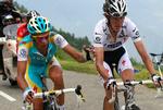 tvivlende. Sygdom har gjort foråret besværligt for Andy Schlecks (th. sammen med Alberto Contador). 