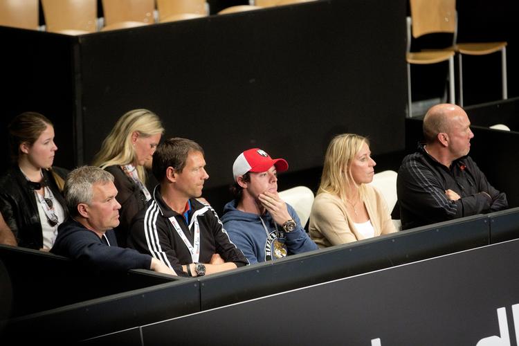 support. Der er er familie, trænere og en kæreste i Caroline Wozniackis boks under turneringen i Farum. 