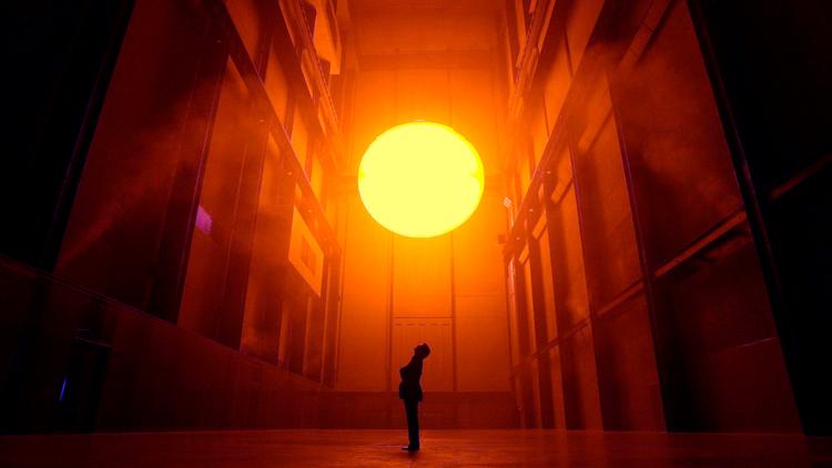 Modvind. Da Olafur Eliasson  udstillede på Tate Modern i London  i 2003, var kritikerne begejstrede for hans installation 'The Weather Project'. Nu har de britiske OL-arrangører trukket støtten til en ny installation, der skulle udstilles denne sommer. 