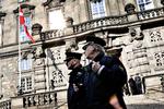 Velfærdsstaten. »Jeg betaler for uddannelse, sundhed og sikkerhed - og jeg gør det gladelig«, argumenterer Victoria Bonderup Steffensen. 