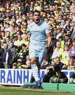 Redningsmand? Carlos Tévez har røget fredspibe med manager Roberto Mancini og efter Mario Balotelis karantæne er han igen fast inventar i Citys startopstilling. 