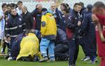 Dødsfald. FLivorno-spilleren Piermario Morosini faldt efter en halv times spil om på banen med hjertestop - og senere døde. 