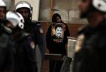 Oprør. Demokratiforkæmperen Abdulhadi al-Khawaja er blevet et symbol på oprøret kongen i Bahrain. 