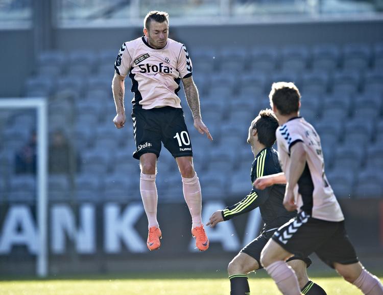 højtflyvende. Med et mål og et oplæg fra Martin Spelmann en af AC Horsens' bedste mod sin tidligere klub. 