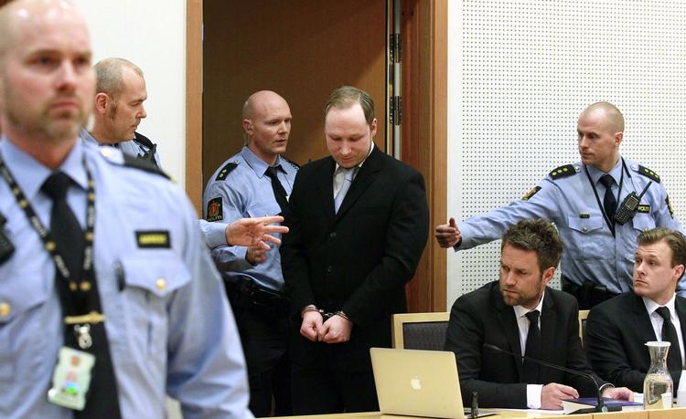 Opgør. 77 mennesker blev dræbt, da Anders Behring Breivik gik amok i Norge 22. juli sidste år. I dag begynder retssagen mod ham. 