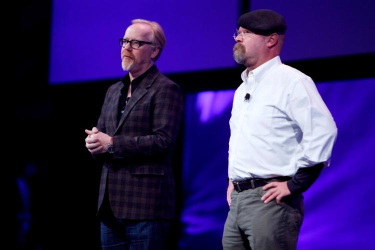 Mythbusters.  De to værter ser ikke meget til hinanden udenfor programmet, og det er netop derfor, at programmet fungerer, mener de. 